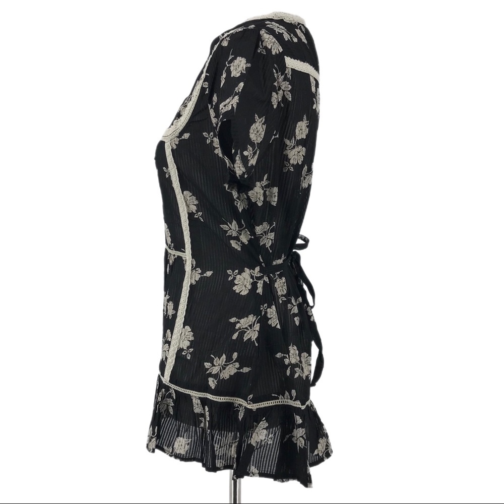 Honey Black White Floral Lace Trim Short Sleeve Blouse Size XL - Picture 3 of 7